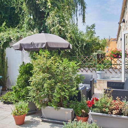 Nice Home To Stay At Prague Close To Castle With Terrace And Garden Exteriör bild