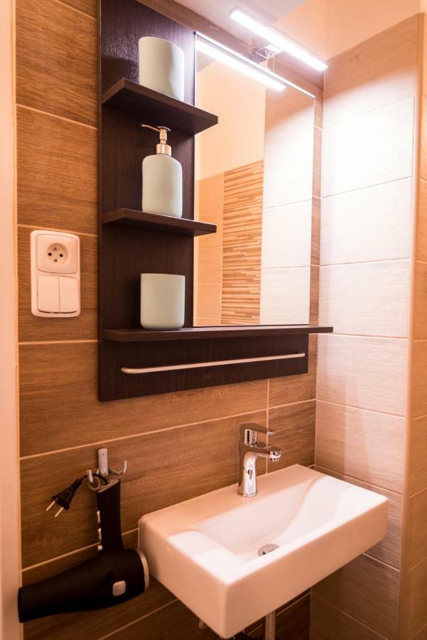 Nice Home To Stay At Prague Close To Castle With Terrace And Garden Exteriör bild