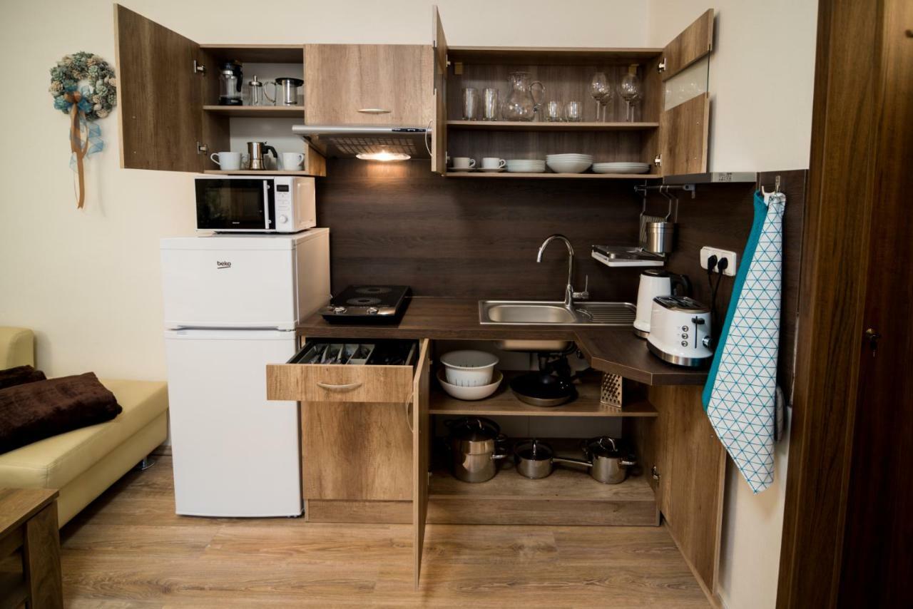 Nice Home To Stay At Prague Close To Castle With Terrace And Garden Exteriör bild