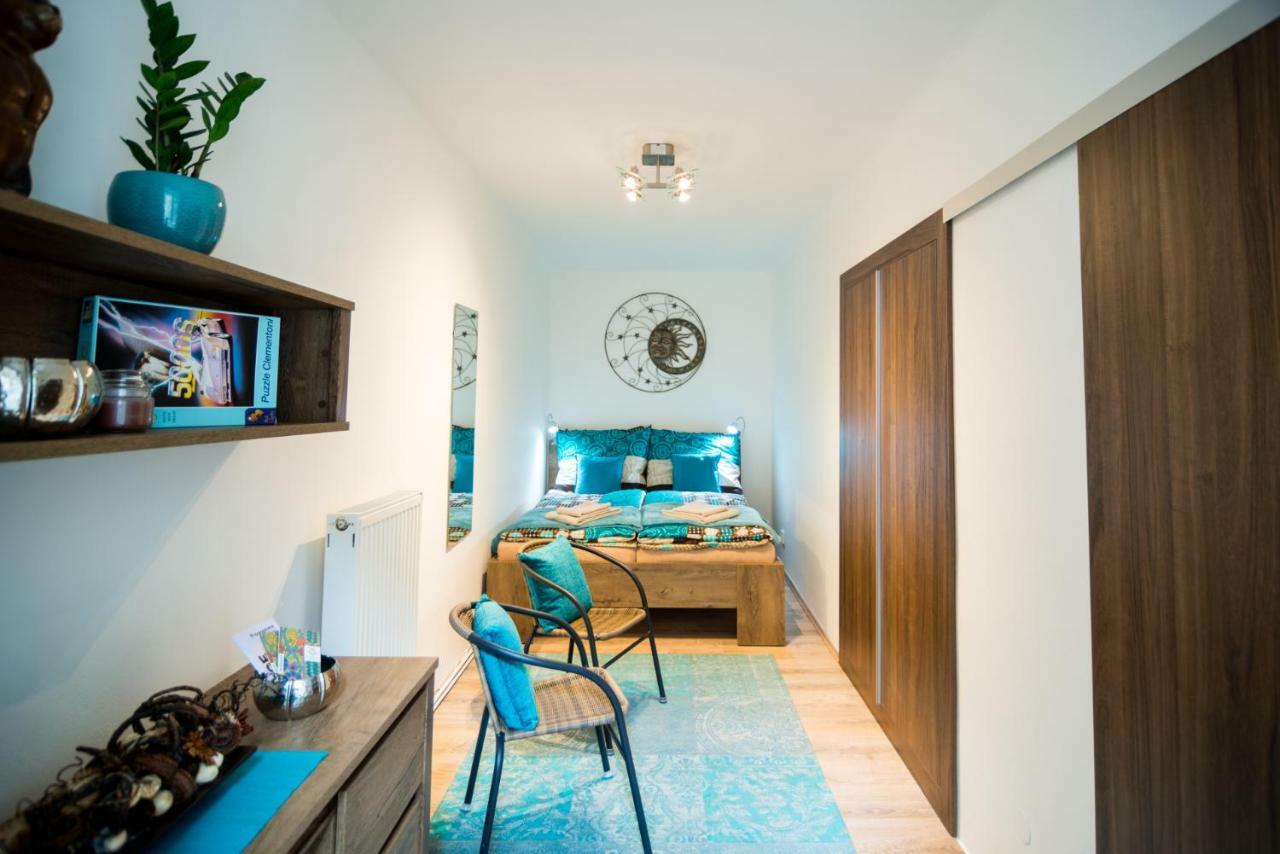 Nice Home To Stay At Prague Close To Castle With Terrace And Garden Exteriör bild