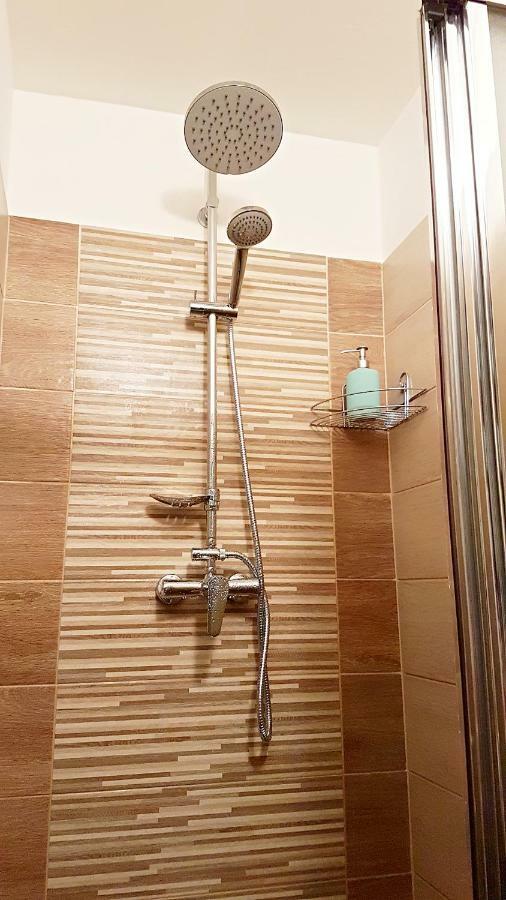 Nice Home To Stay At Prague Close To Castle With Terrace And Garden Exteriör bild