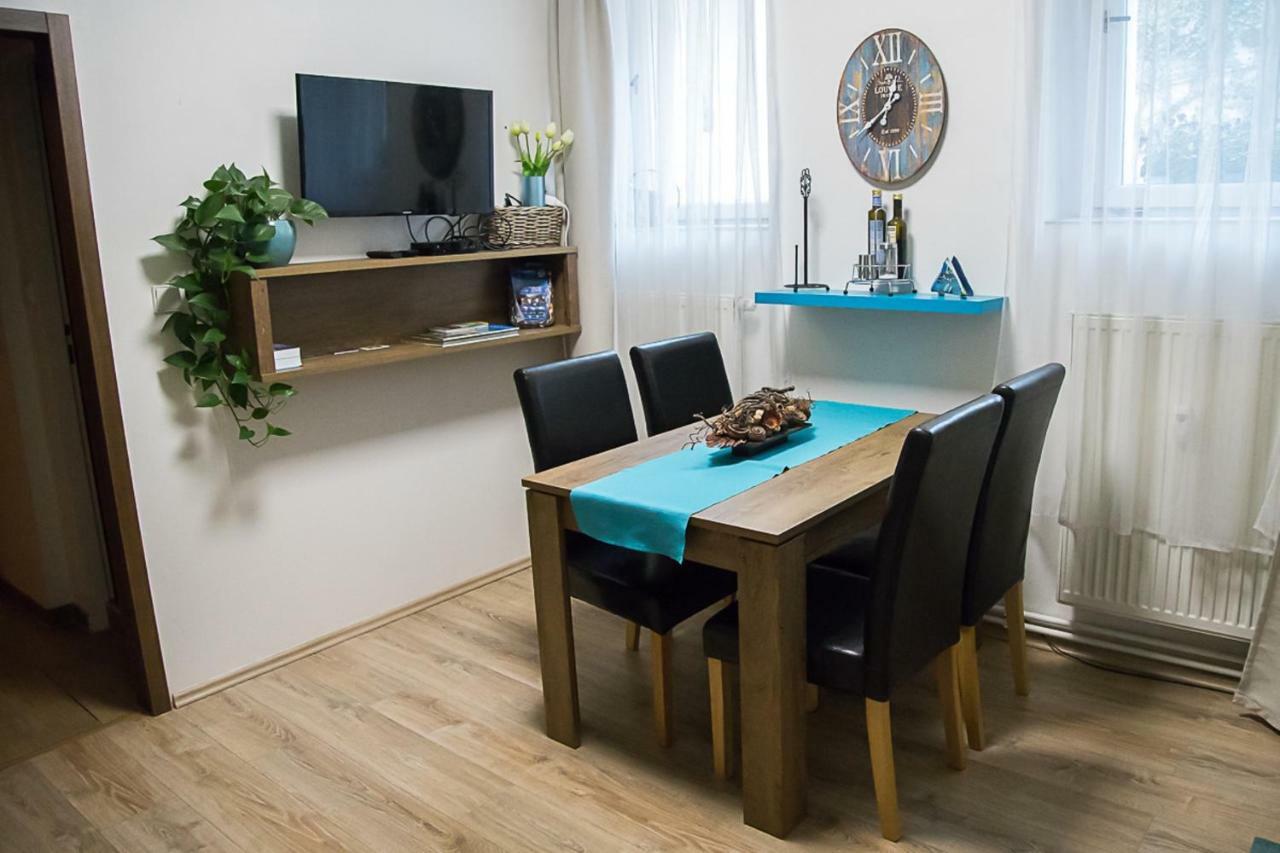 Nice Home To Stay At Prague Close To Castle With Terrace And Garden Exteriör bild